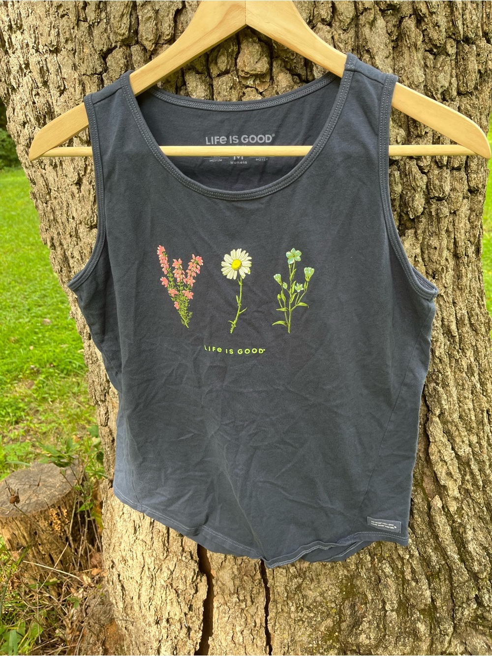 ⭐️Life Is Good Crusher Graphic Tank in size M - Picture 3 of 5